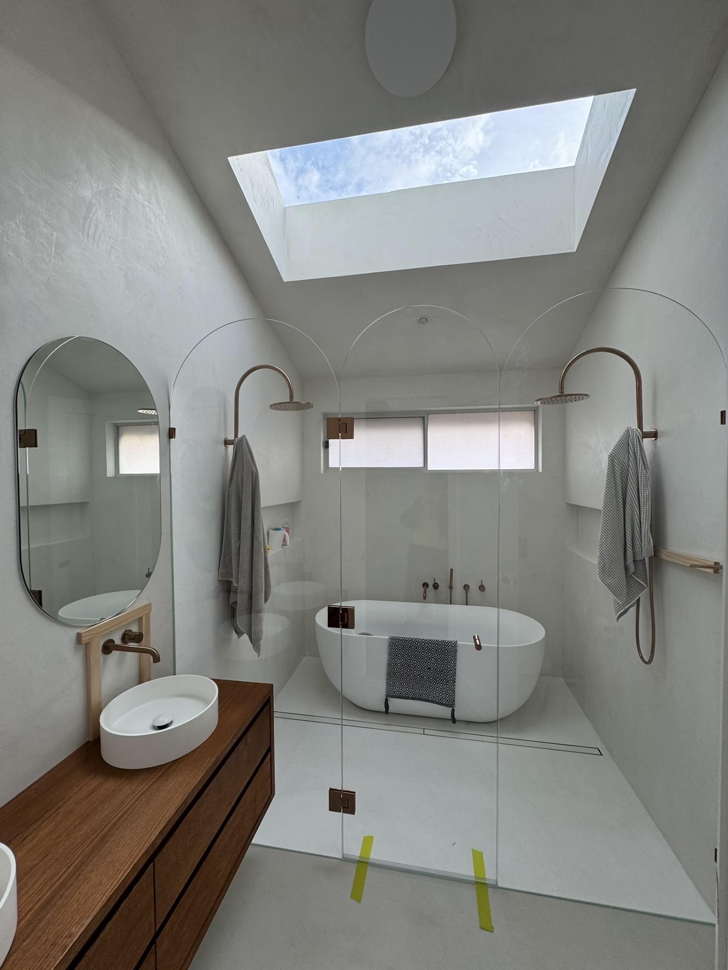 Skylit Twin-Shower Ensuite
