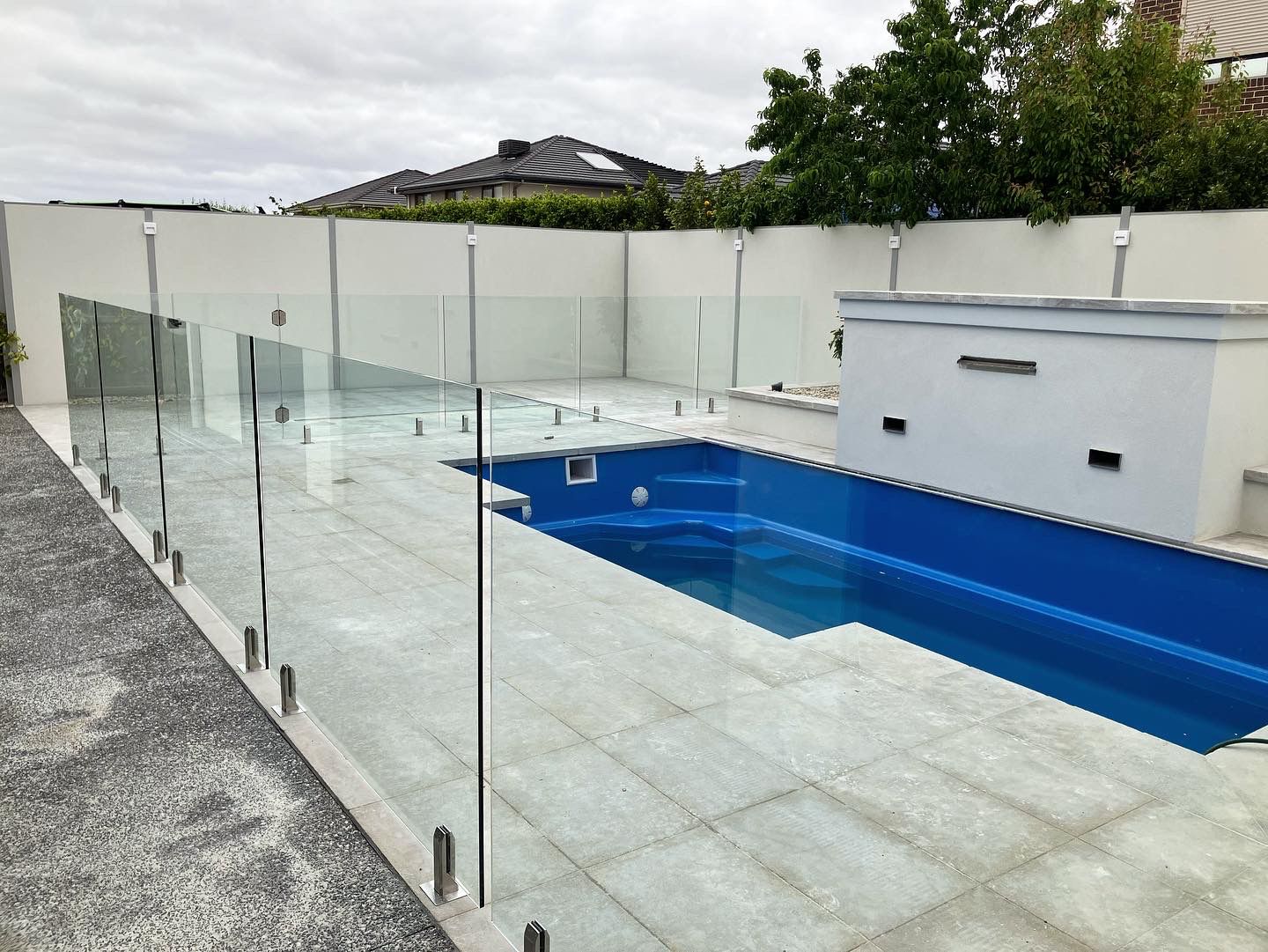 Spigot-Mounted Frameless Pool Fence